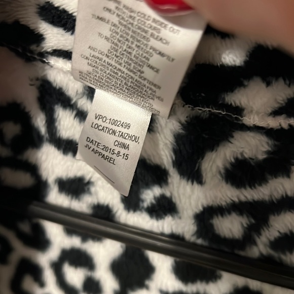 Jelli Fish Kid’s Robe - Picture 12 of 13